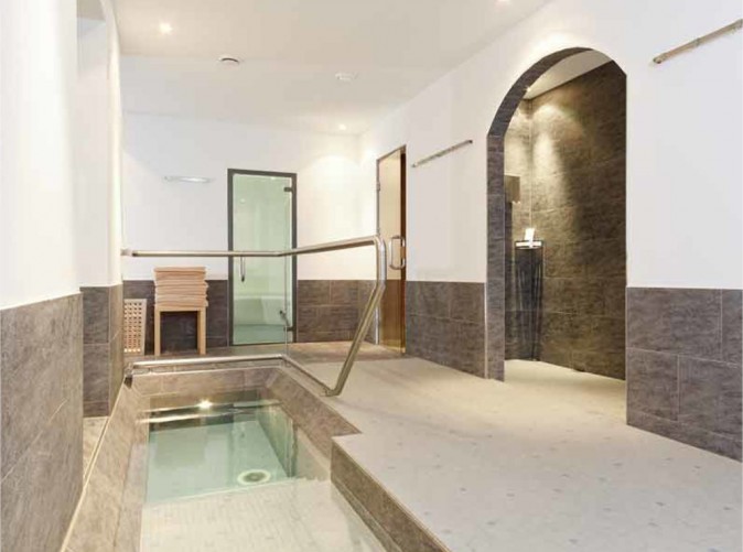 94_Hotel Edelweiss - Schoene Aussichten Touristik - Hotel-Edelweiss-Sils-Maria-Wellness-03